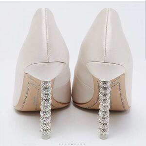 🎁Truly a stunner! These Coco pumps by Sophia Webster